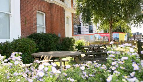 Séjour Linguistique Angleterre, Worthing, CES Worthing, Terrasse