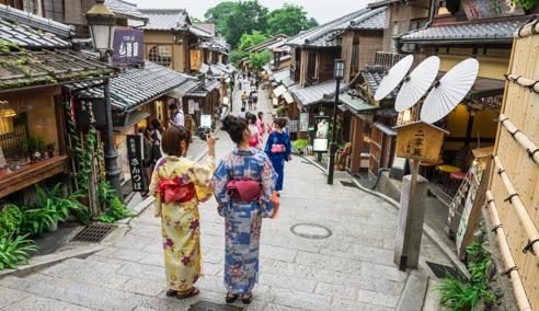 Sprachaufenthalt Japan, Kyoto, Kimono Frauen