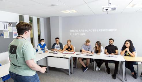 Séjour linguistique, Angleterre, LILA College Liverpool, Leçons