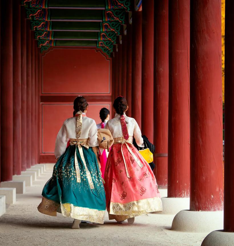 Séjour linguistique Corée du sud, femmes en hanbok, le costume traditionnel