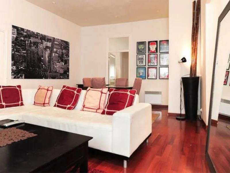 Sprachaufenthalt Frankreich, École Azurlingua Nice, Unterkunft, Apartment Angleterre, Wohnzimmer