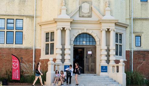 Sprachaufenthalt England, Alpadia Language School Brighton, Schulgebäude