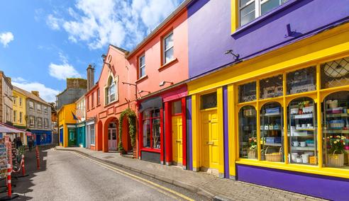 Séjour linguistique Irlande, Cork, Rue bordée de maisons colorées
